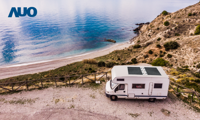 「可撓輕量化太陽光電板SunCurva」使用輕量特殊耐候型複合板取代傳統太陽能板的玻璃前板，不僅降低70%重量，每米平方僅3Kg；具有抗衝擊性能及通過電磁相容性測試，可應用於交通運輸工具，如露營車、遊艇等